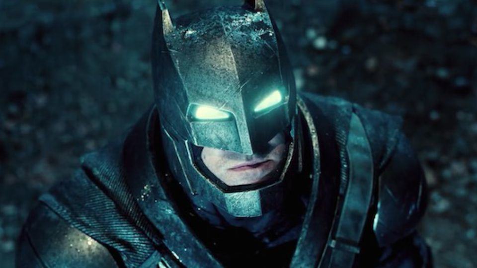 Vamers - FYI - Movies - Bruce Wayne is a True Techie in Batman v Superman Dawn of Justice - Mech Suit